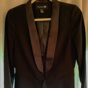 Forever 21 Tuxedo Blazer
